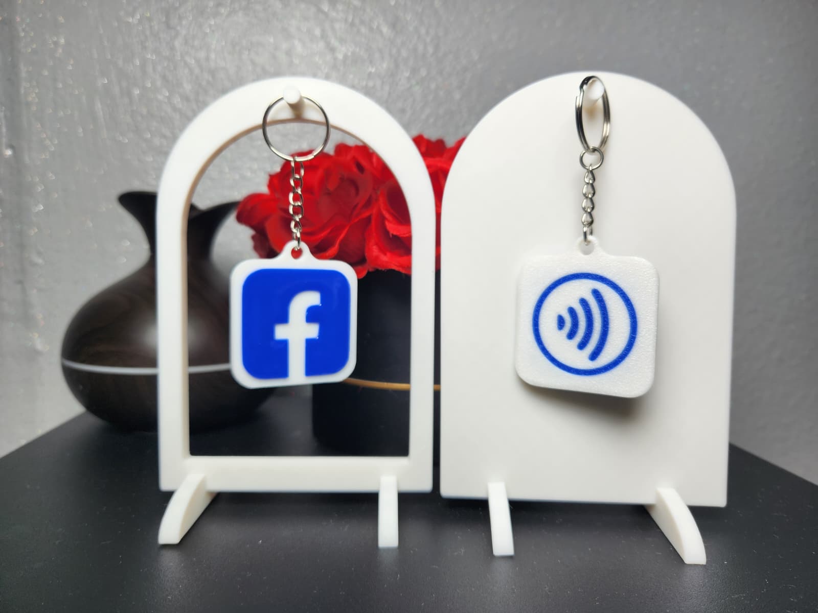 🔑✨Facebook Keychain with NFC Technology
